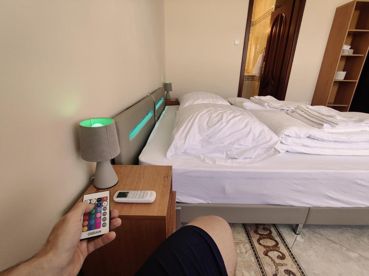Bliss Rest Apartment Nyiregyhaza Bagian luar foto